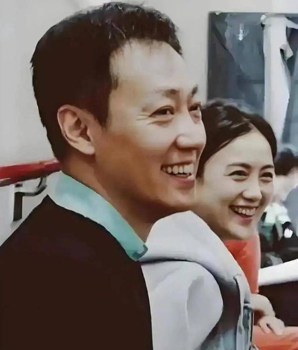 朱媛媛原生家庭揭秘，家庭照惹泪目，辛柏青对比s妈尽显东说念主品