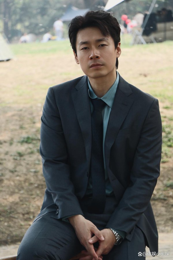 于清斌自曝送外卖原因，高虎穿骑手服被拍，生计眼前无明星光环