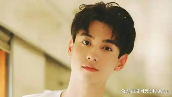《田栩宁机场奶瓶：偶而相遇激发的相聚飘荡》