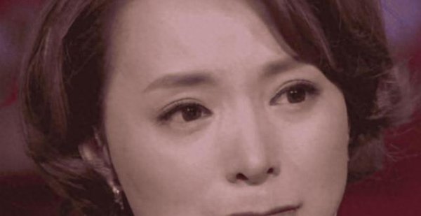 董卿的做事巅峰转为家庭,低调糊口让东谈主感动,真情裸露和缓东谈主心